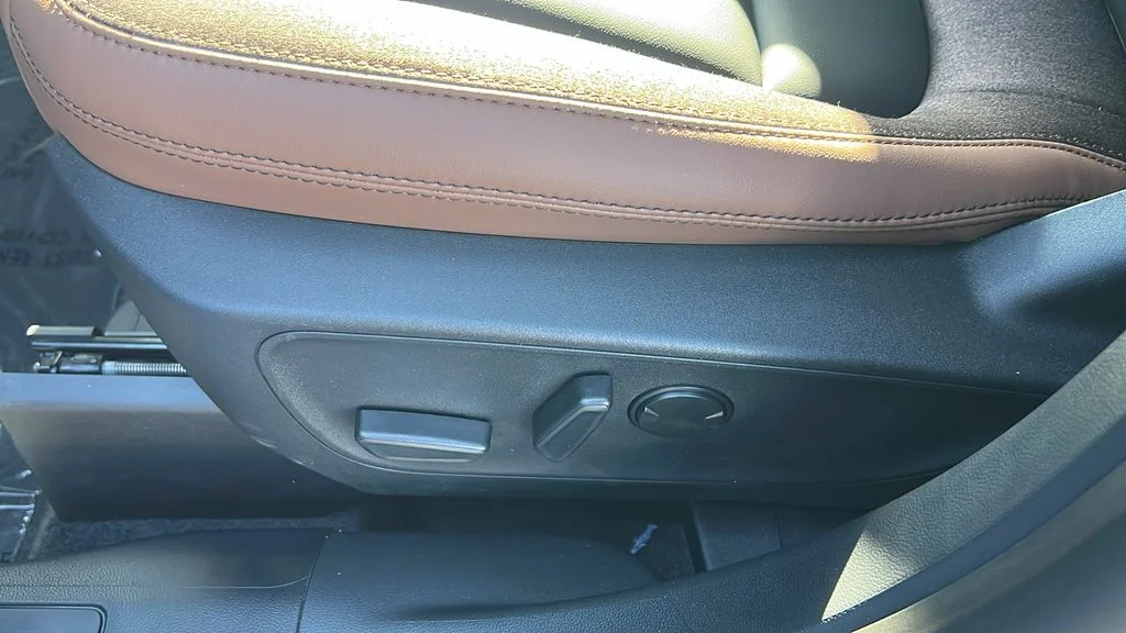 New 2026 Velocity Blue Metallic Ford Outer Banks® image 16