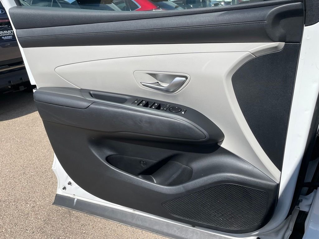 Used 2025 White Hyundai SEL image 37