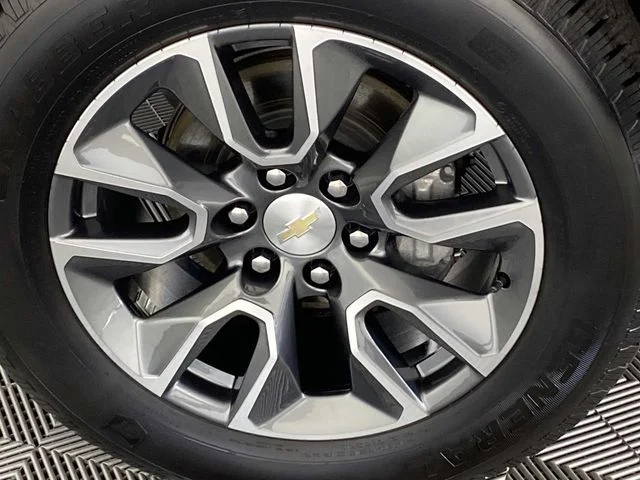 Used 2023 Gray Chevrolet LT image 26
