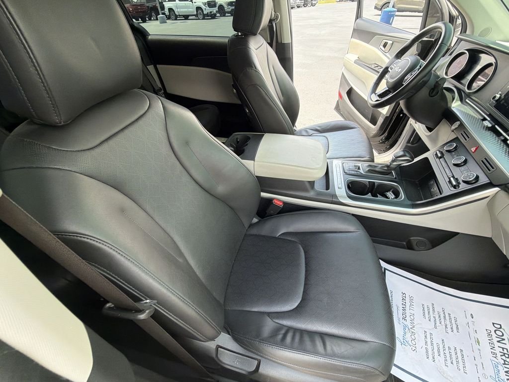 Used 2024 Black Kia LX image 30