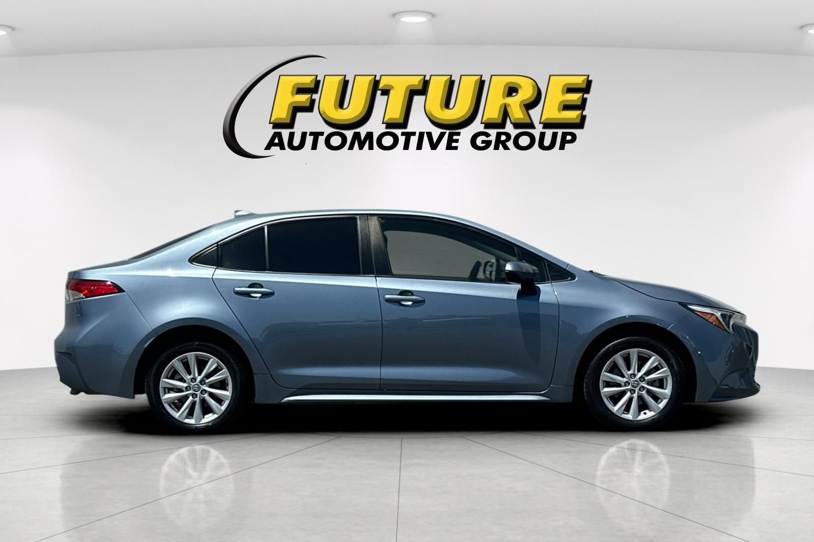 Used 2024  Toyota LE image 2