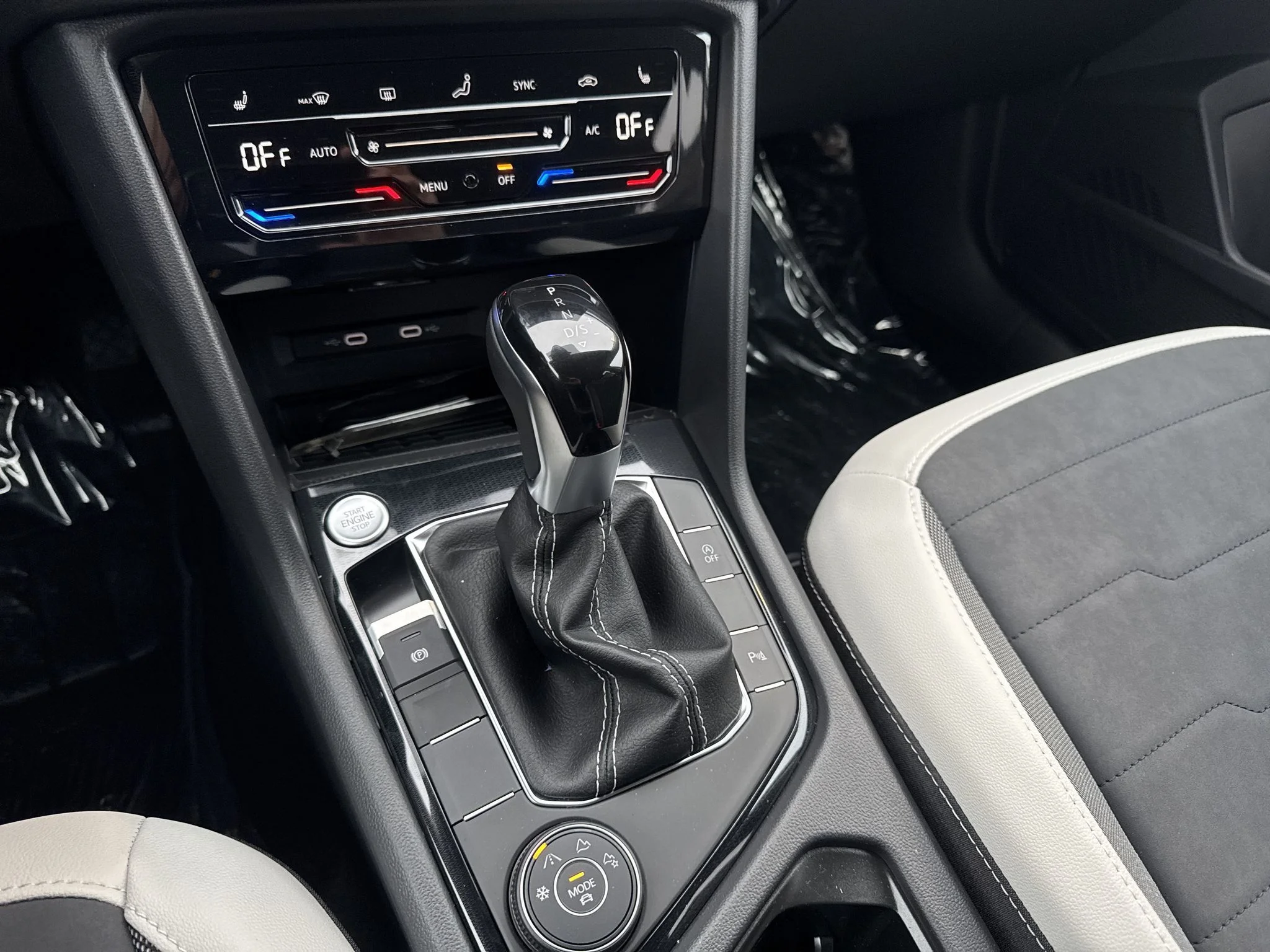 New 2026 Monument Gray Volkswagen SE image 28