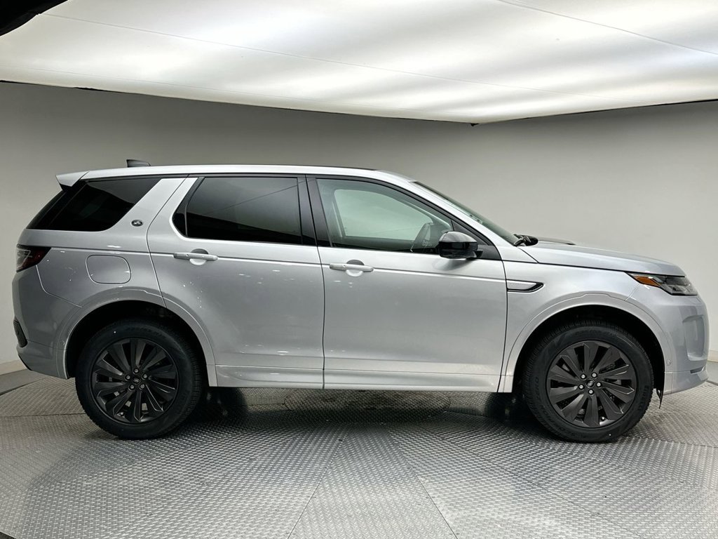 Used 2025 Hakuba Silver Metallic Land Rover S image 4