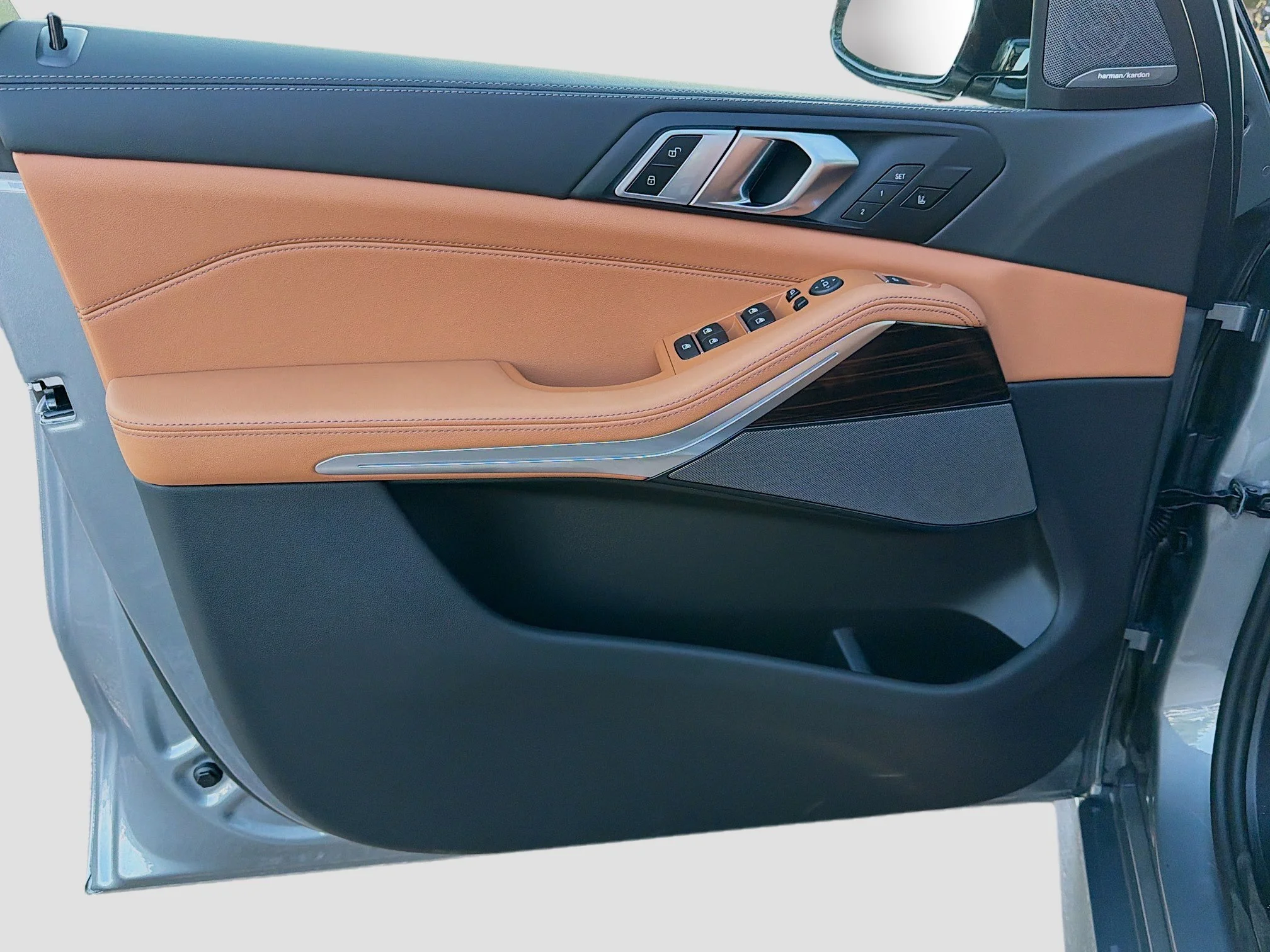 New 2026 Skyscraper Grey Metallic BMW xDrive40i image 21