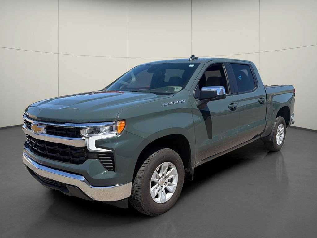 Used 2025 Gray Chevrolet LT image 3