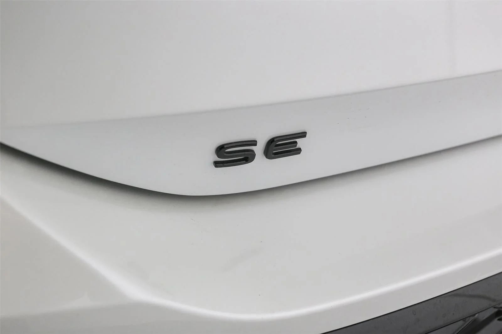 New 2026 Opal White w Deep Black Roof Volkswagen SE R-Line Black image 11