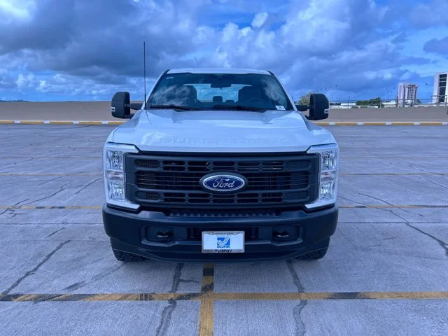 New 2025 OXFORD WHITE Ford XL Crew Cab w/6.75