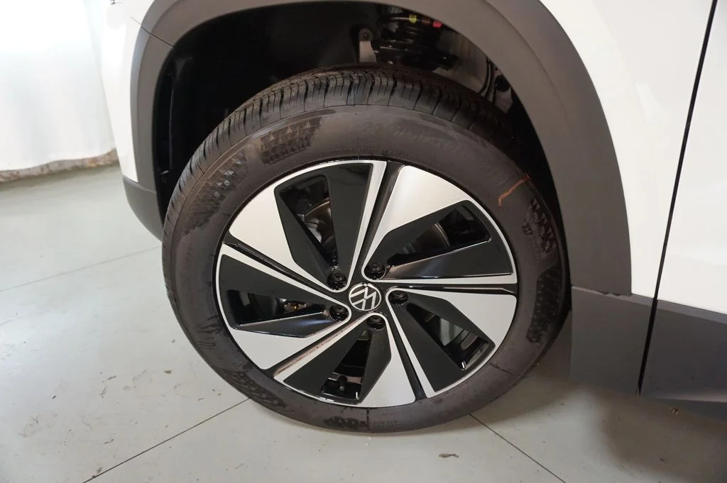 New 2026 Pure White Volkswagen 1.5T SE image 26