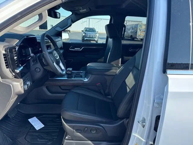 2026 GMC Sierra 1500 SLT - Photo 11