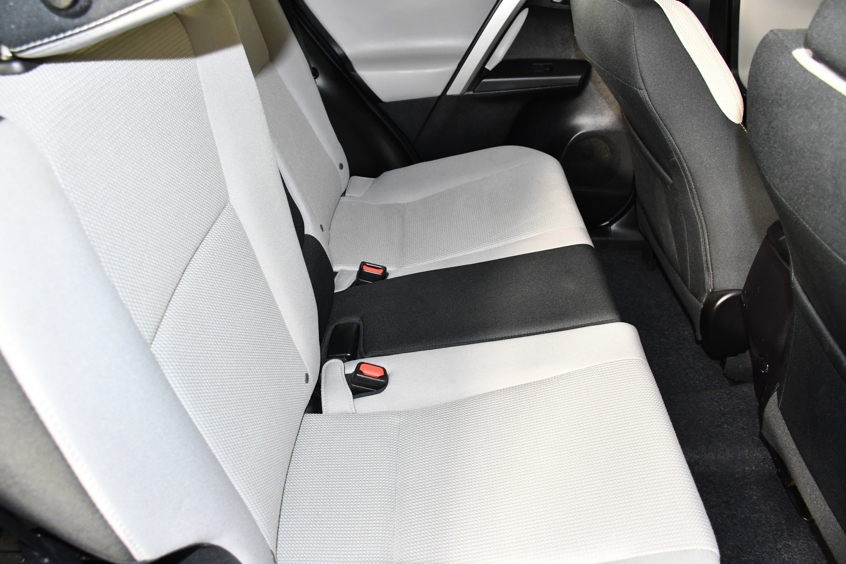 Used 2016 Black Toyota XLE image 44