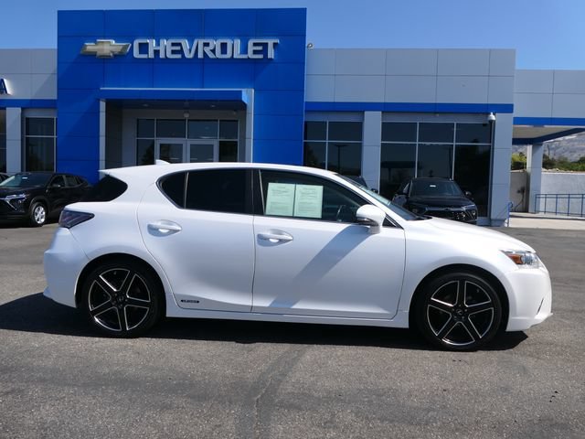 Used 2015  Lexus Hybrid image 2