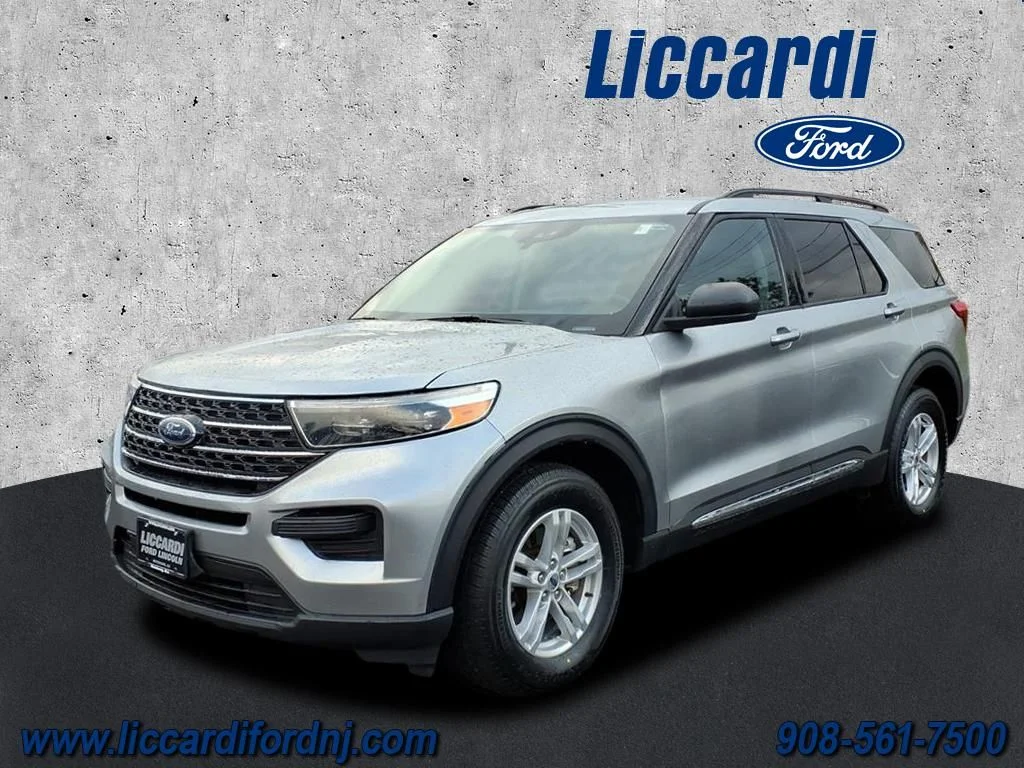 Certified Used 2023 Silver Ford XLT image 3