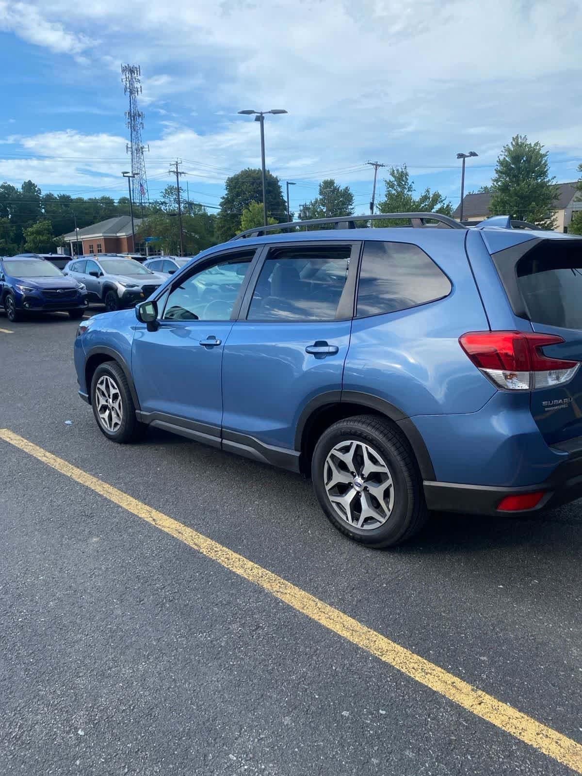 Used 2022 Horizon Blue Pearl Subaru Premium image 2