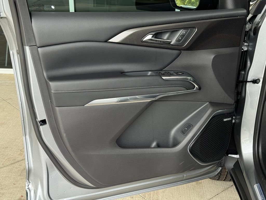 2027 Chevrolet Traverse Z71 - Photo 27