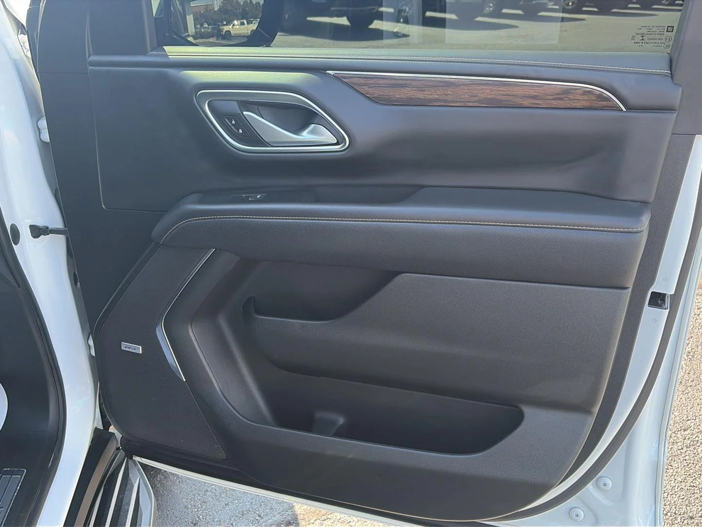 Used 2022 SUMMIT WHITE Chevrolet Premier image 22
