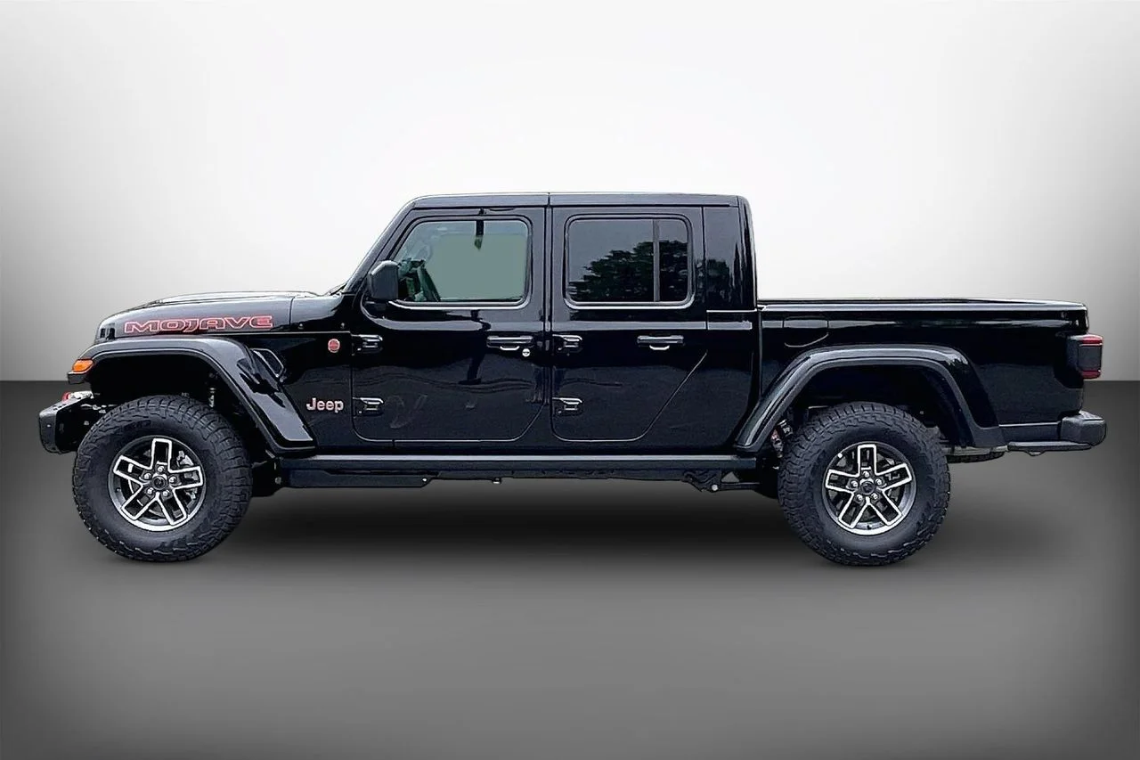New 2026 Black Clear-Coat Exterior Paint Jeep Mojave X image 5