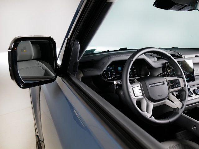 Used 2025 Blue Land Rover S image 25