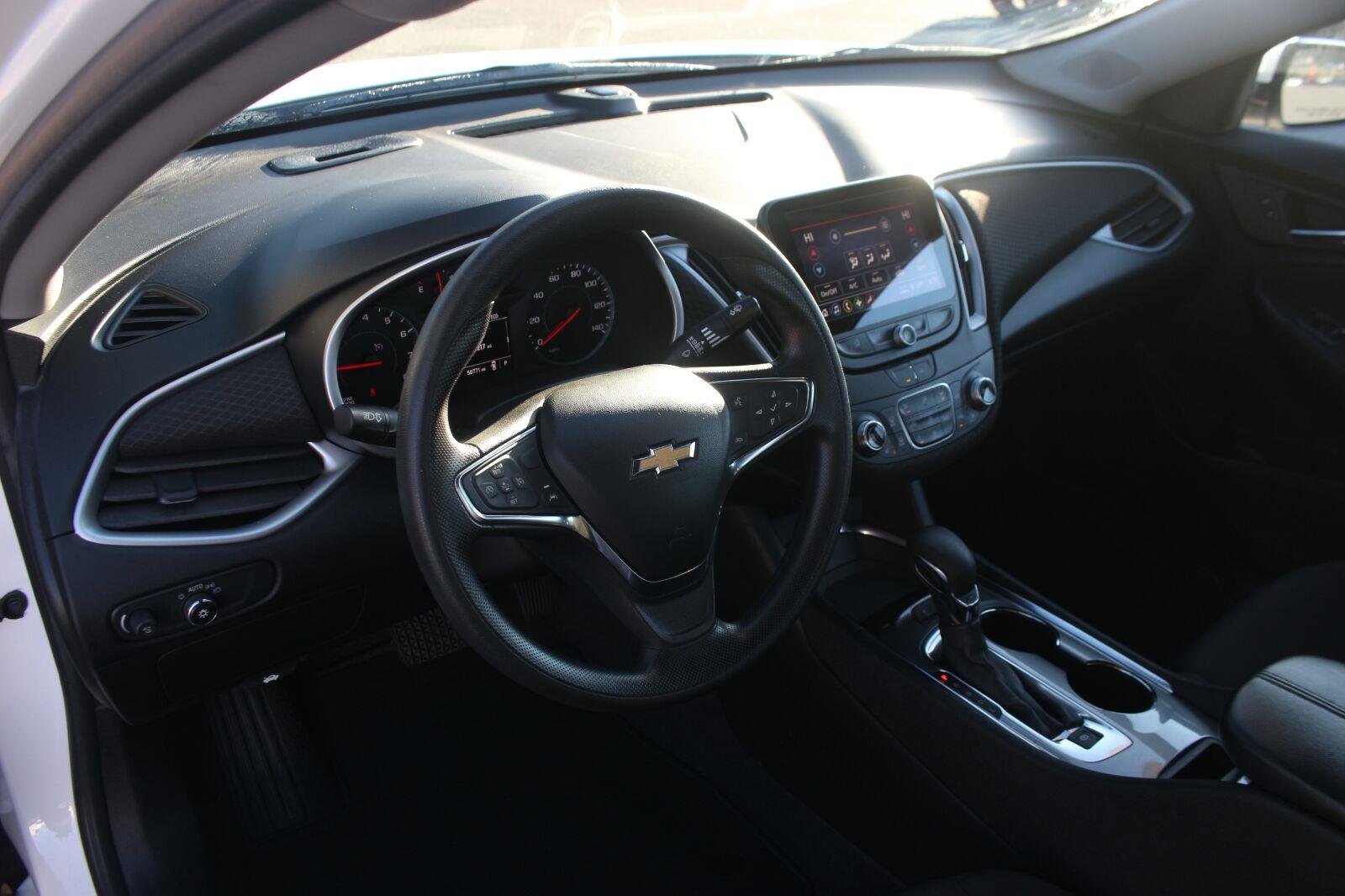 Used 2024 Summit White Chevrolet 1LT image 16