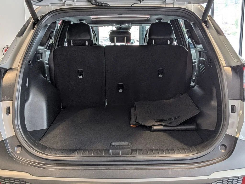 Used 2024 Gray Kia X-Line image 8