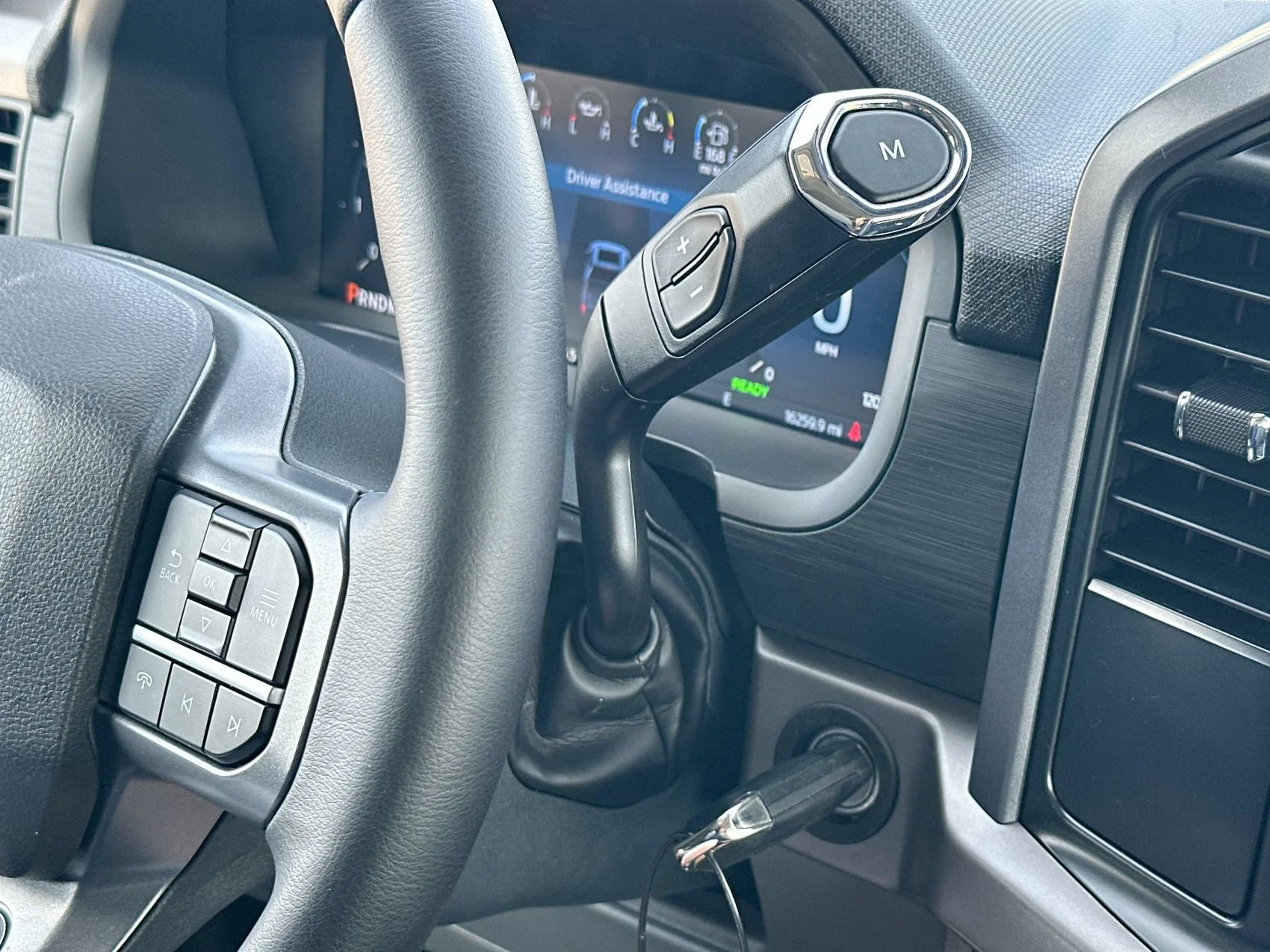 Used 2025 Silver Metallic Ford XLT image 19