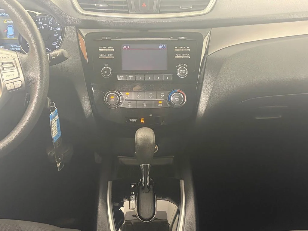 Used 2015 Nissan Rogue S with VIN KNMAT2MV5FP586711 for sale in Elk River, Minnesota