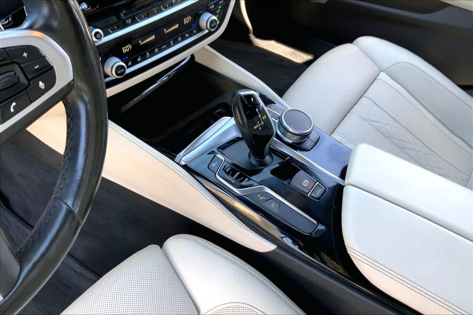 Used 2019 Black Sapphire Metallic BMW M550i xDrive image 14