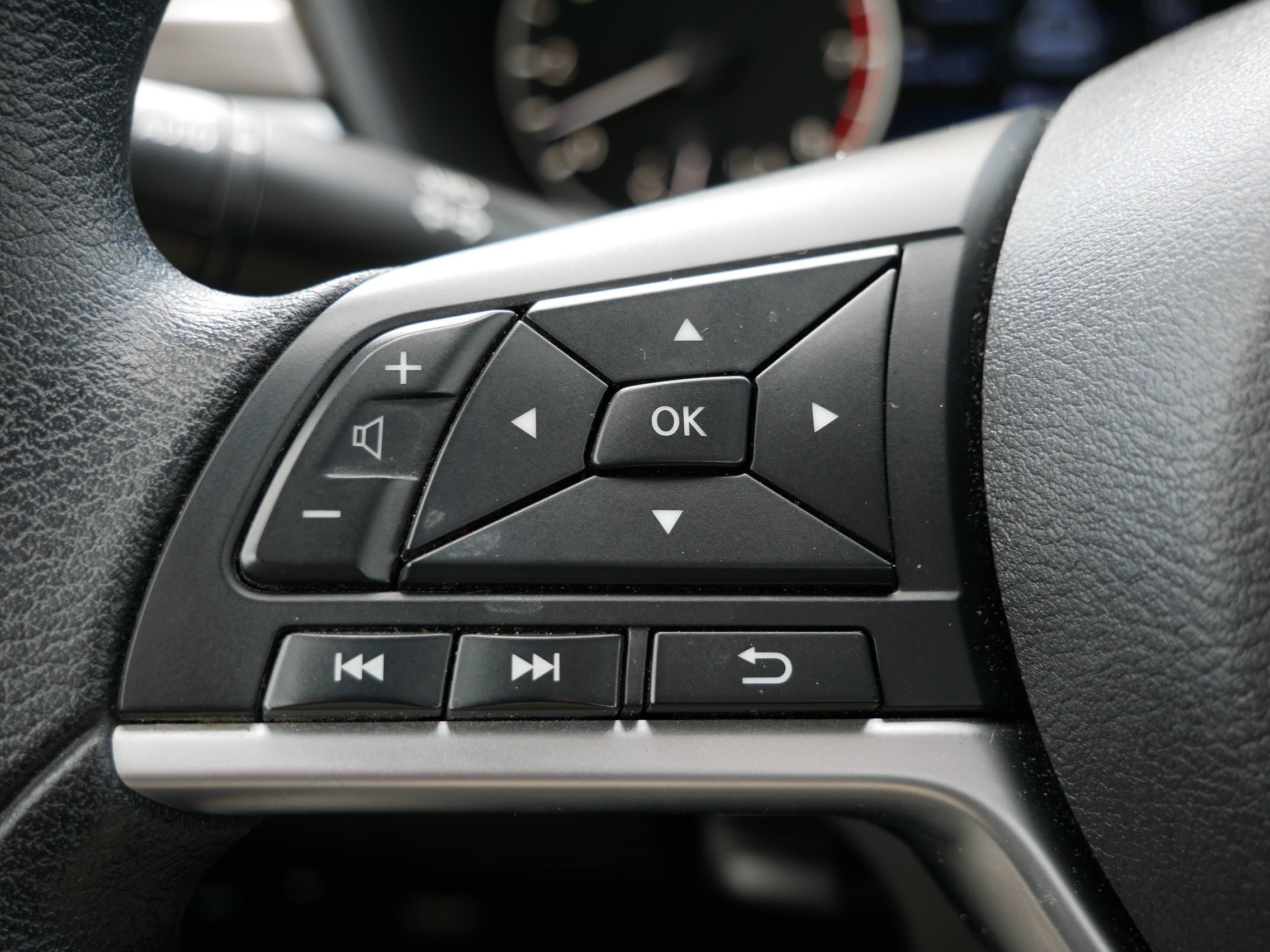 2023 Nissan Altima SV - Photo 26