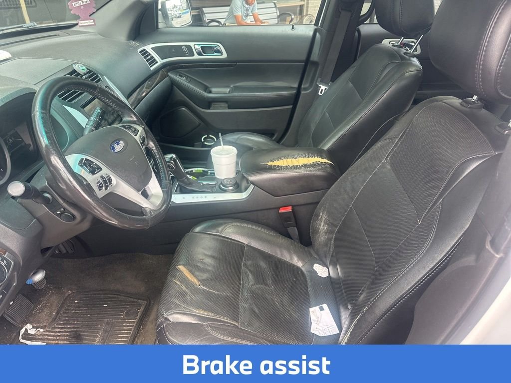 Used 2015 White Ford Limited image 5
