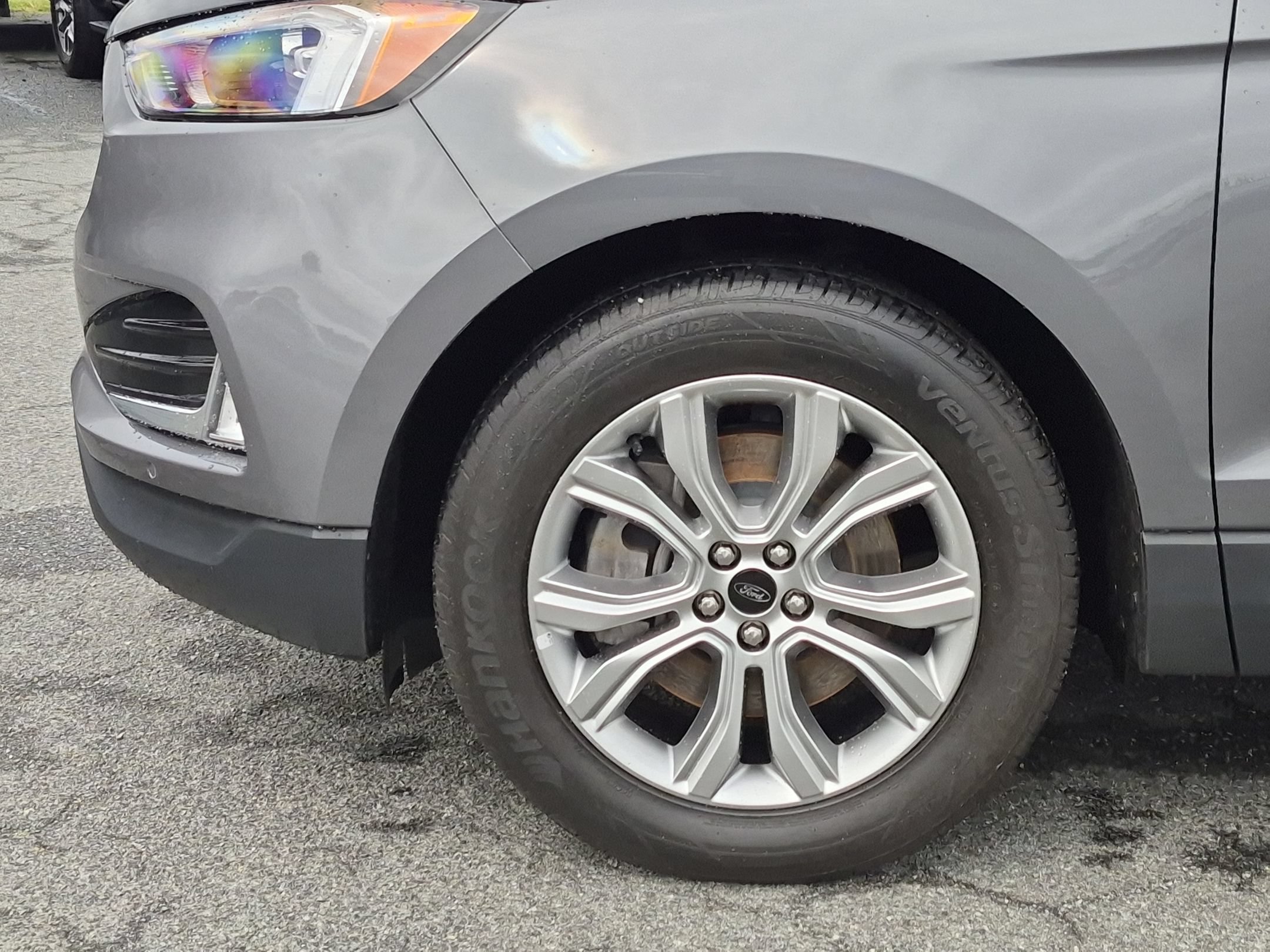 Used 2024  Ford Titanium image 10