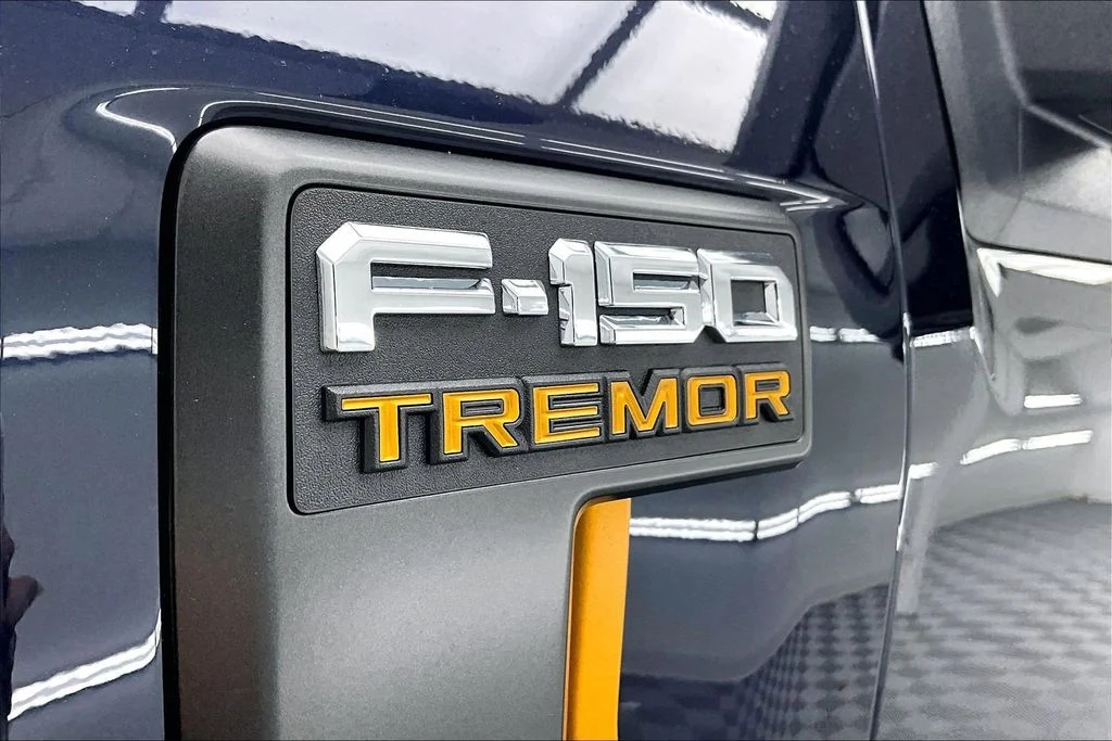 New 2025 Blue Metallic Ford Tremor® image 9