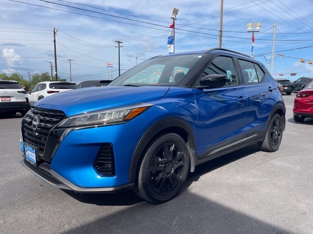 Used 2023 Blue Nissan SR image 3