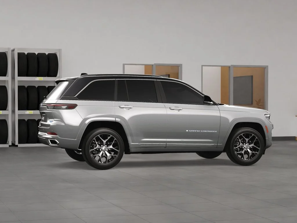 New 2024 Silver Zynith Jeep Summit Reserve 4xe image 7