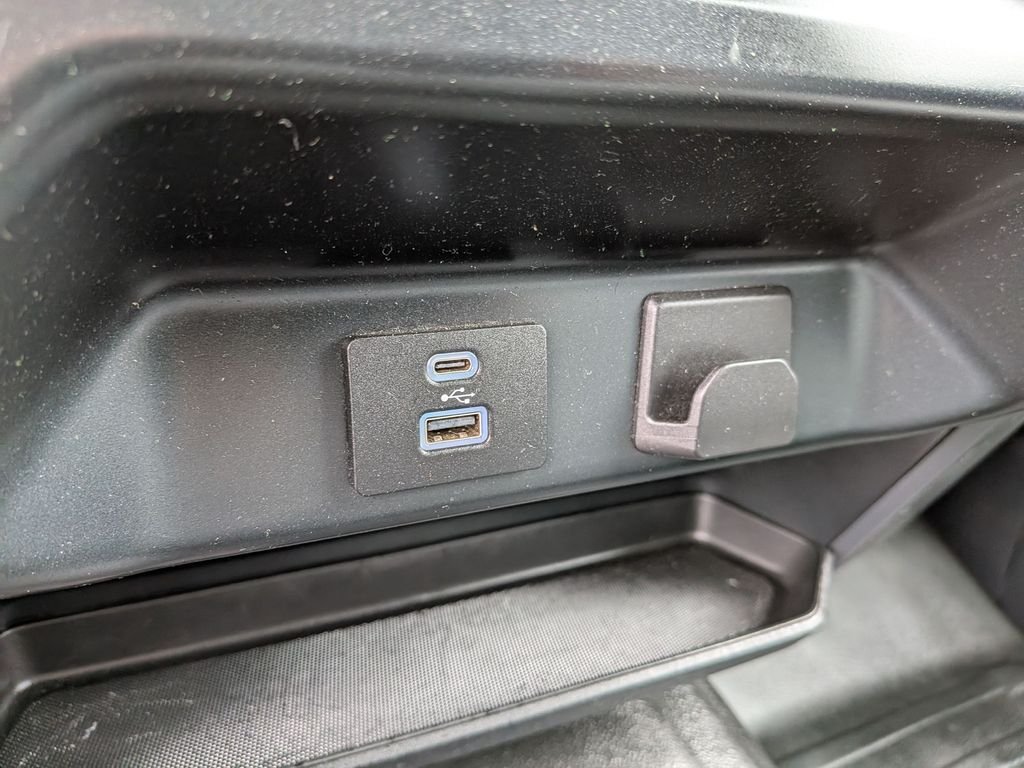 Used 2022 White Ford XL image 23
