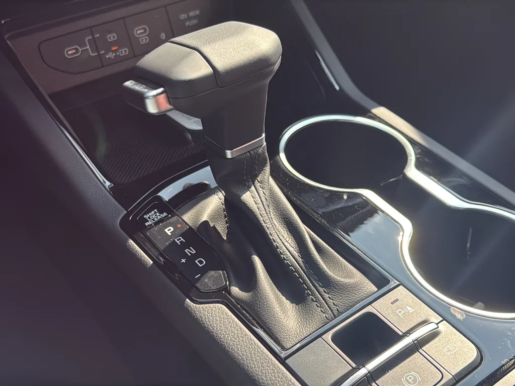 New 2026 Snow White Pearl Kia GT-Line image 39