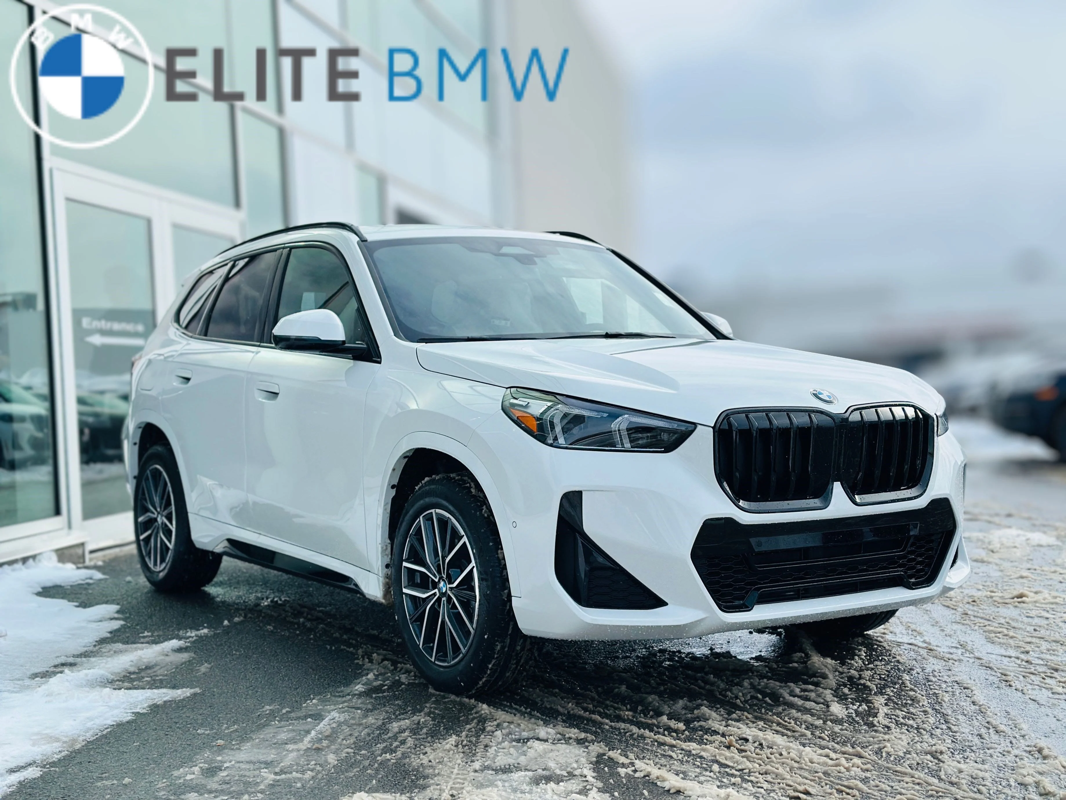 Used 2026 Alpine White Non-Metallic BMW xDrive28i image 9