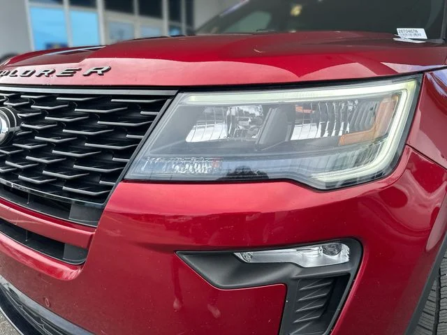 Used 2018 Red Ford Sport image 9