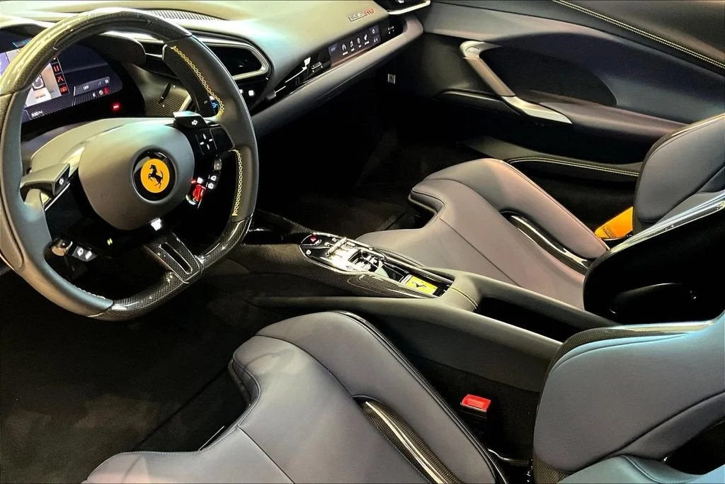 Used 2023 Giallo Triplo Strato Ferrari  image 16