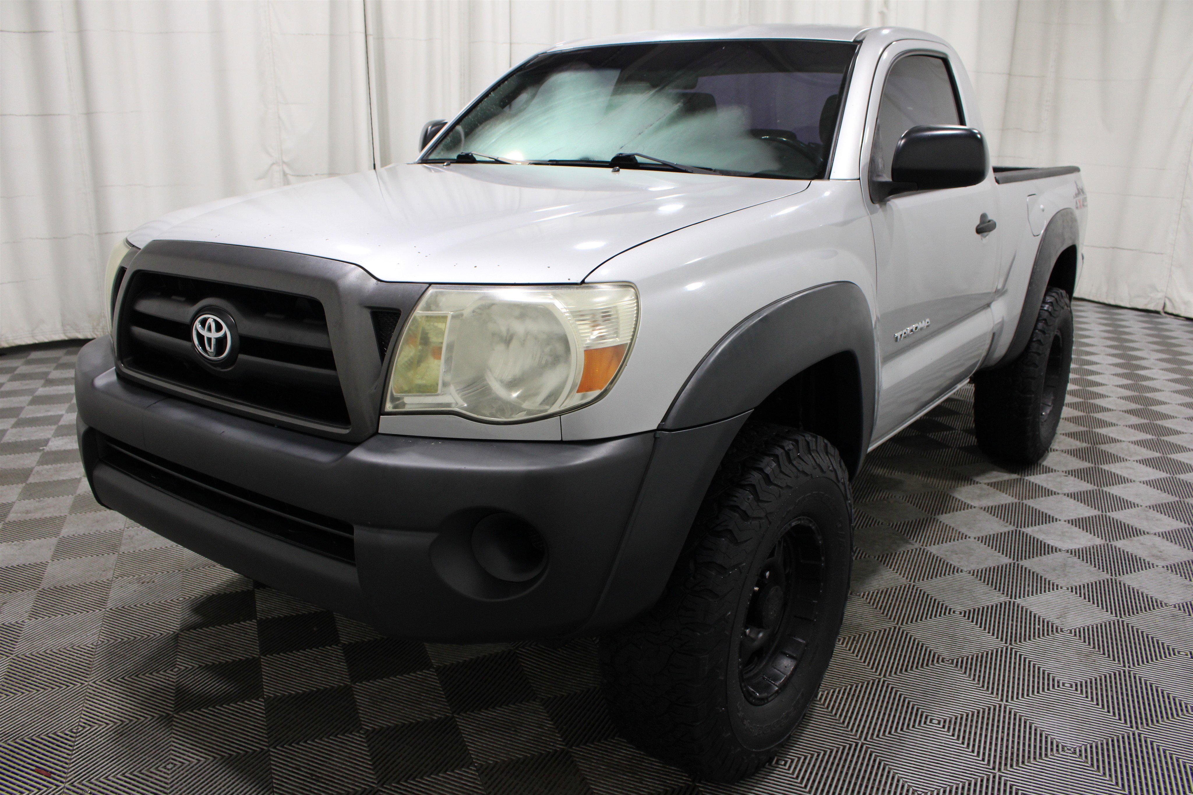 Used 2007  Toyota Base image 24