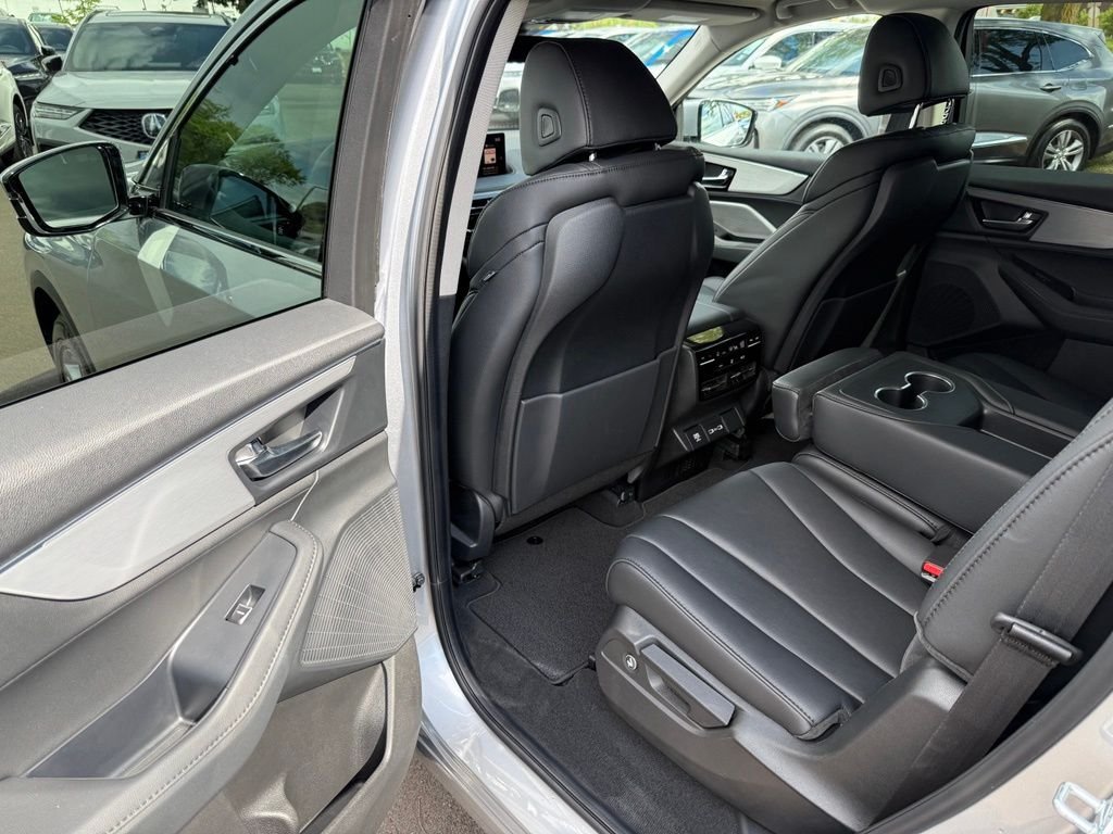 Used 2024 Lunar Silver Metallic Acura 3.5L image 13