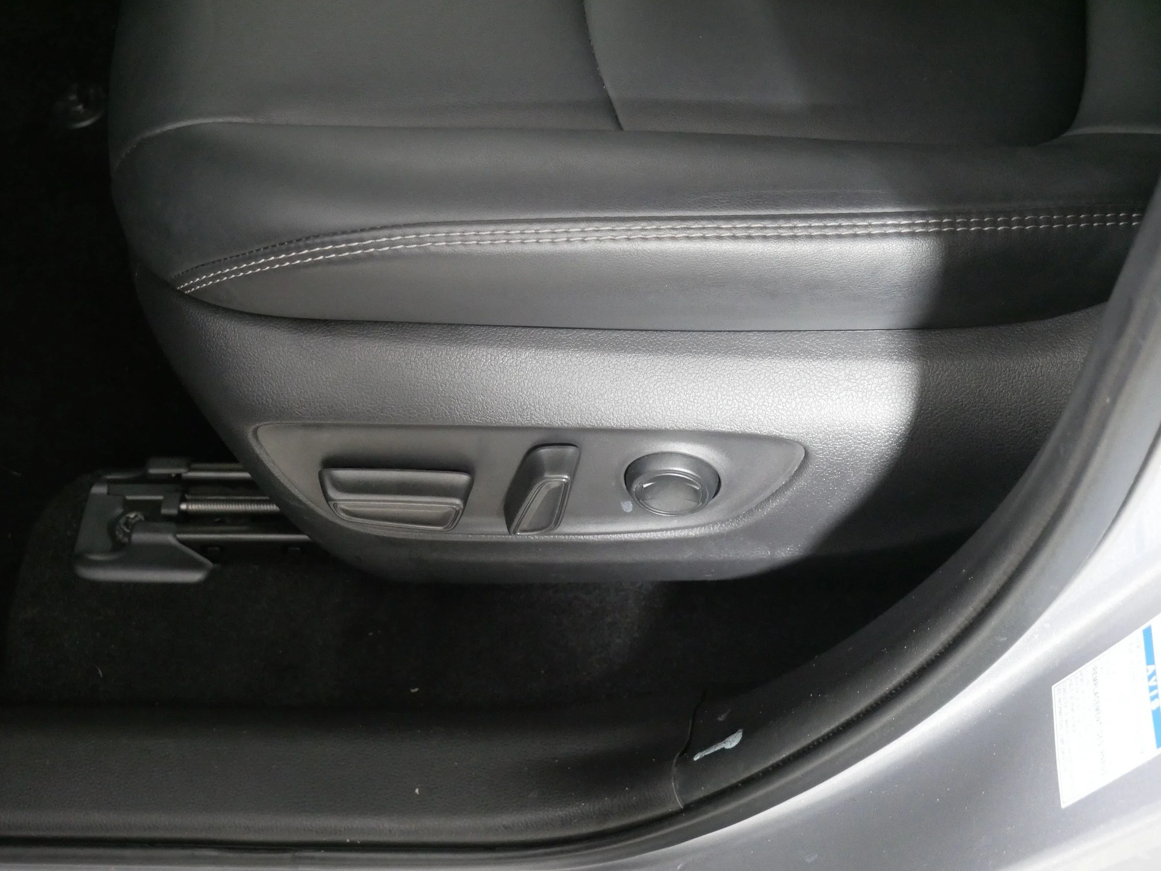 Used 2021 Silver Sky Metallic Toyota Hybrid XLE Premium image 20