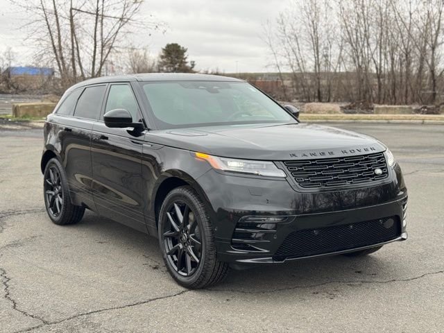 New 2026 Santorini Black Land Rover Dynamic SE image 7