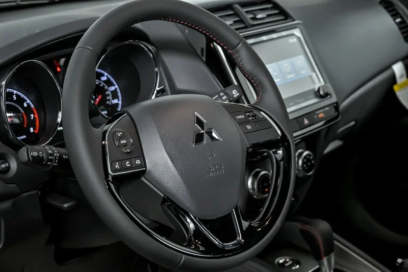 New 2026 White Diamond Mitsubishi Trail Edition image 14