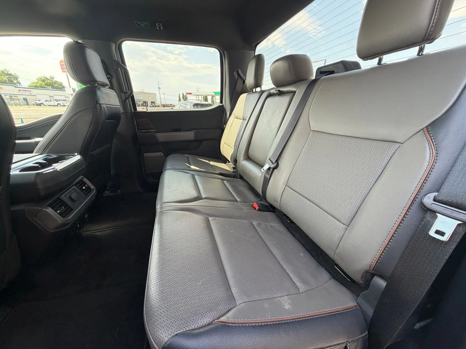 Used 2025 White Ford Lariat image 10