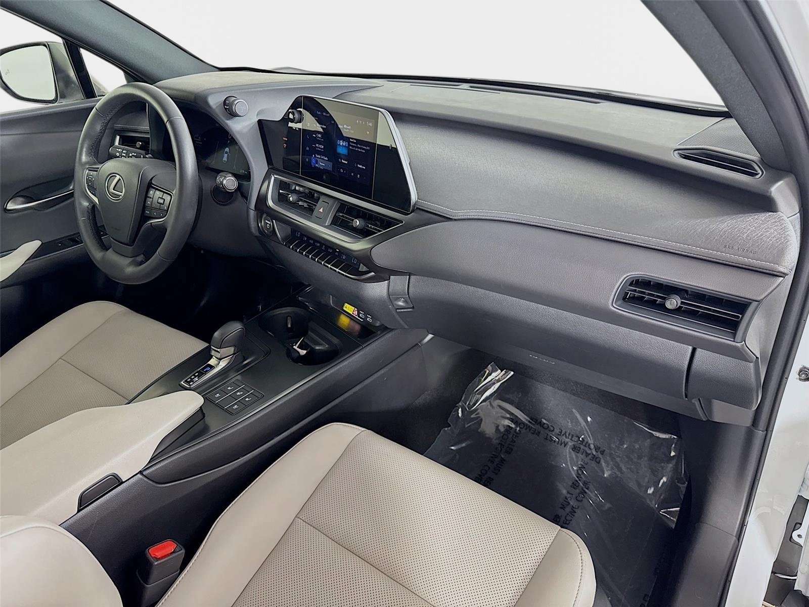 Used 2025 Ultra White Lexus UX 300h F SPORT Design image 29
