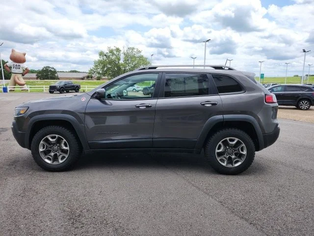 Used 2019 Crystal Metallic Jeep Trailhawk image 3