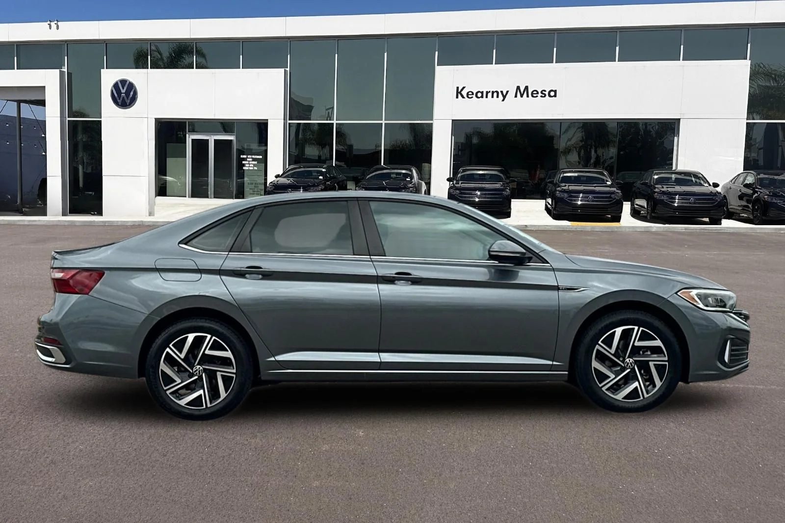 Certified Used 2022 Gray Volkswagen 1.5T SEL image 3
