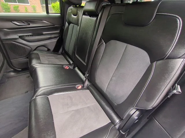 Used 2023 White/off-white Jeep Altitude X image 28