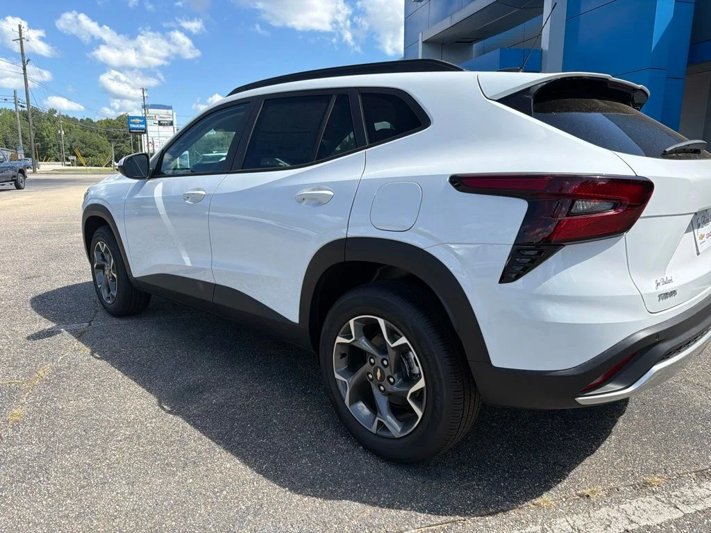 New 2026 Summit White Chevrolet LT image 3