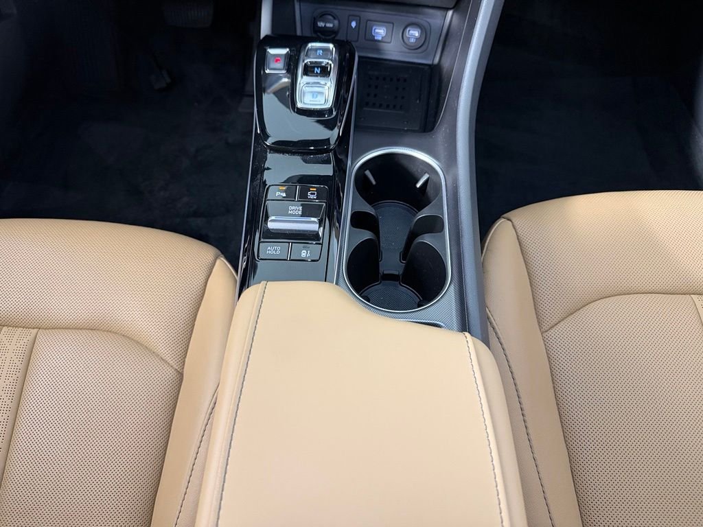 Used 2021 Quartz Hyundai Limited image 20
