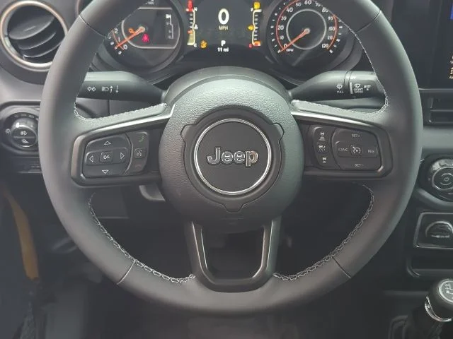 New 2026 Goldilocks Exterior Paint Jeep Sahara image 8
